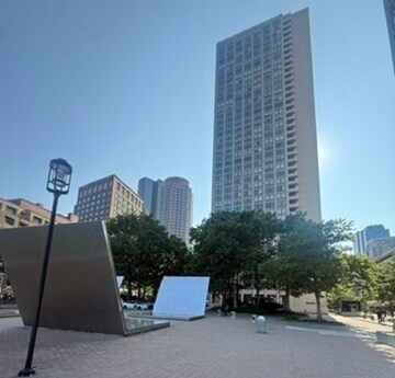 Building Photo - 65 E India Row