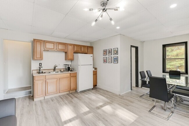 Building Photo - 64 Montebello Rd