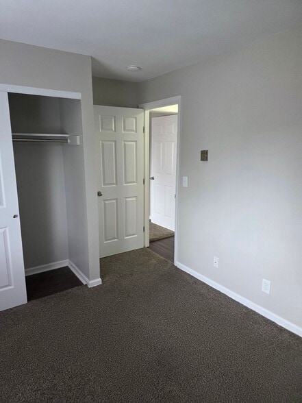 Building Photo - 487 Catalina Dr