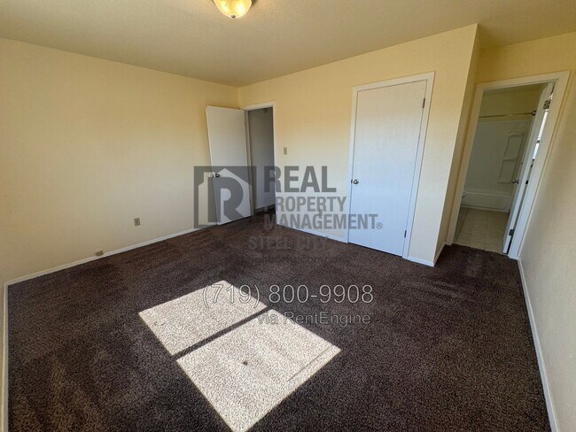 Building Photo - 2116 Norman Ln