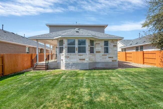 Building Photo - 2404 Burberry Ln