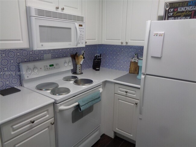 Building Photo - 2501 S Ocean Dr