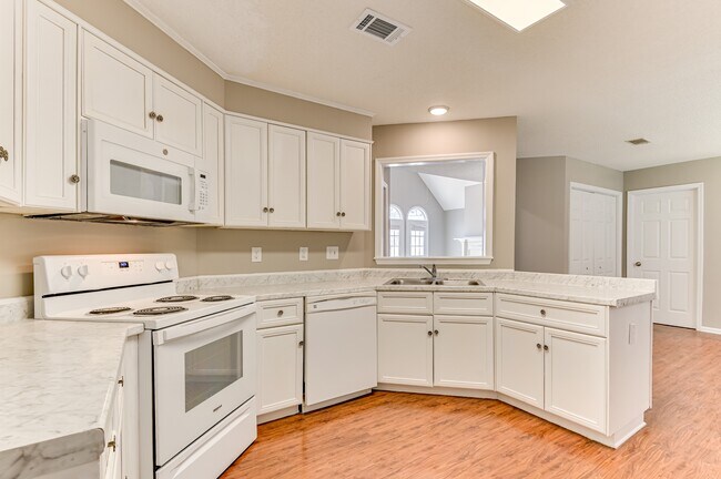 Building Photo - 208 Stonington Dr