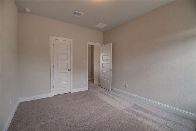 Building Photo - 344 Gaida Loop, Georgetown, Texas 78628