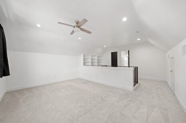 Building Photo - 5341 Larkin St