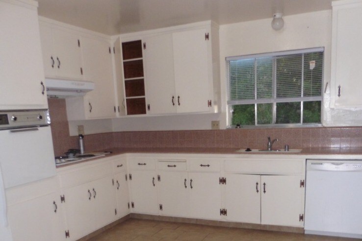 Building Photo - 2220 Park Ave