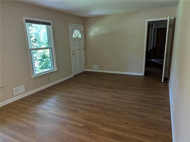 Building Photo - 4344 Old Suwanee Rd