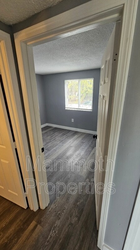 Building Photo - 671 Corning Rd