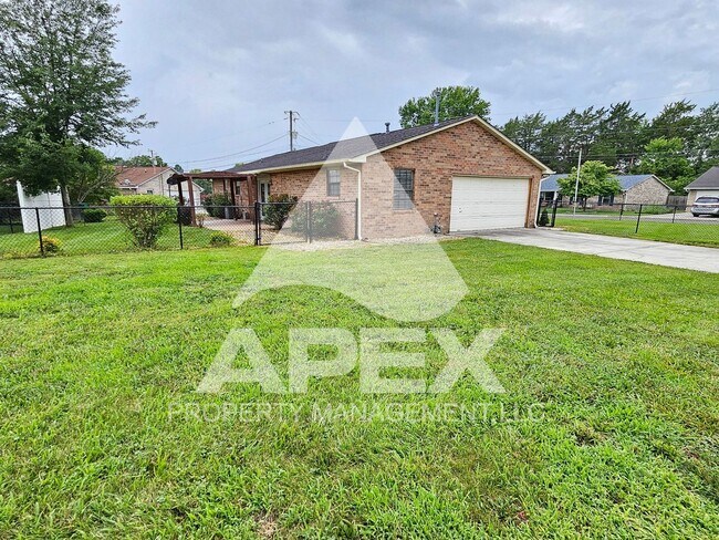 Building Photo - Stunning 3 Bd/2Ba Single Family Home with 2-Car Garage in the heart of Halls!