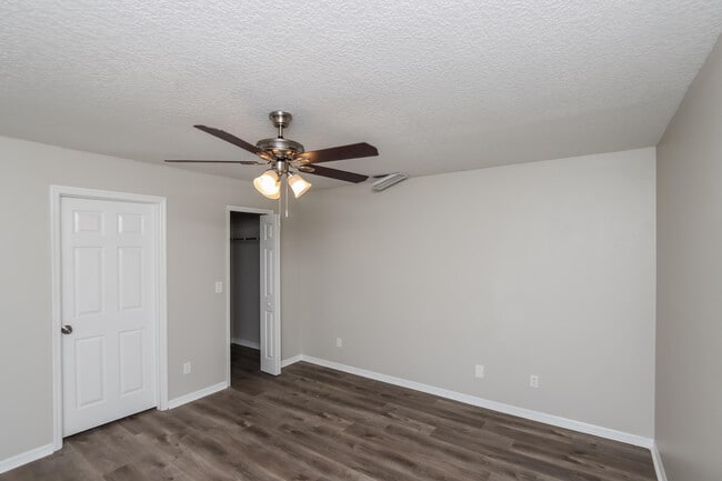 Building Photo - 1306 Alcazar St SE