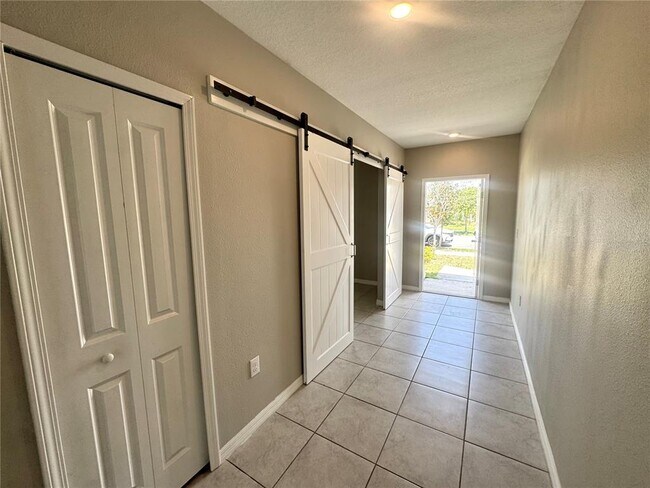 Building Photo - 5415 Amaryllis Garden St