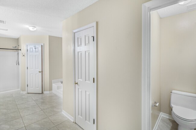 Building Photo - 8778 Faye Ct