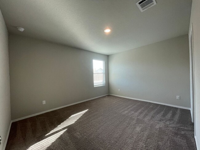 Building Photo - Single family home for rent