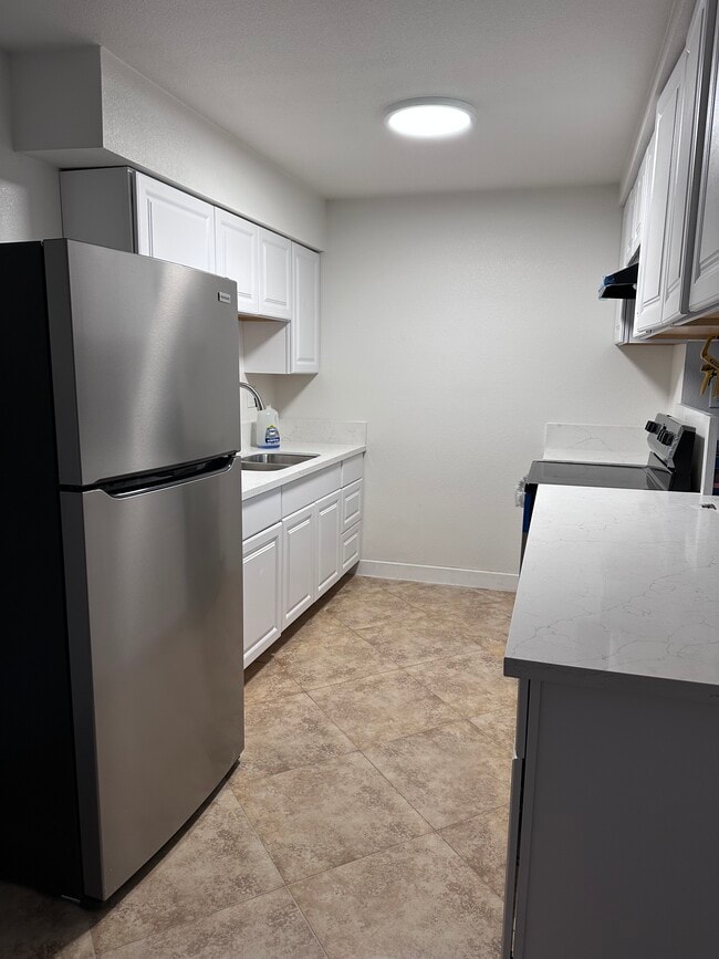 Kitchen - 3331 Rome St