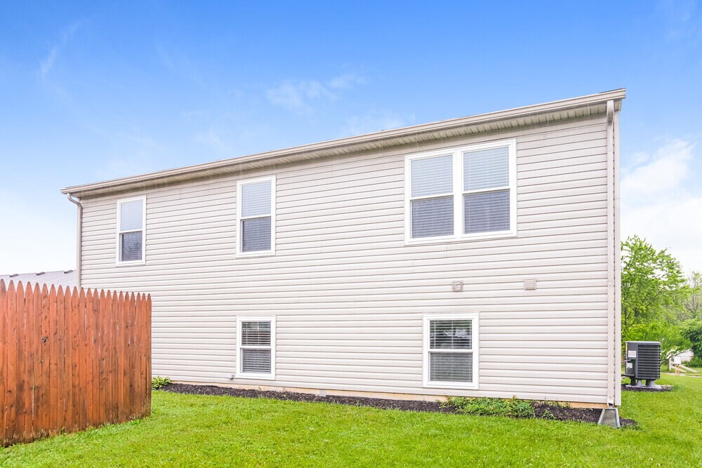 Building Photo - 4087 FairOaks Dr