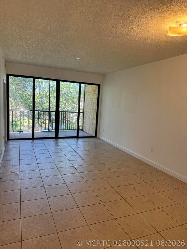 Building Photo - 6729 Coral Lake Dr