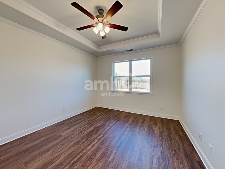 Building Photo - 7072 Creeksong Dr
