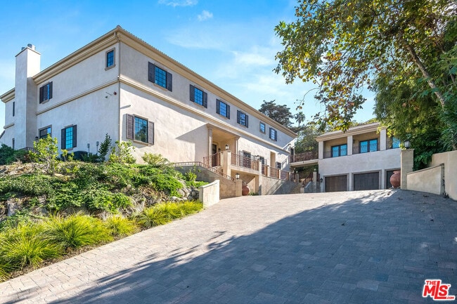 Building Photo - 17390 Tramonto Dr