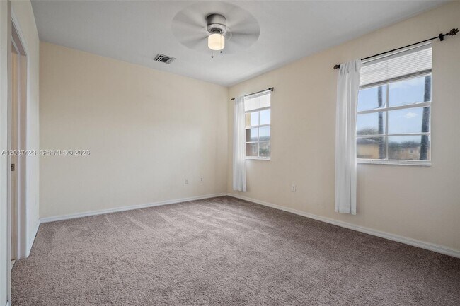 Building Photo - 645 E Mowry Ct