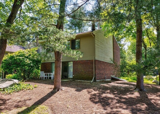 Building Photo - 236 Brown Bear Crossing