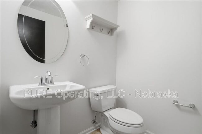 Building Photo - 15527 Mason Cir