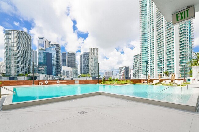 Building Photo - 350 S Miami Ave