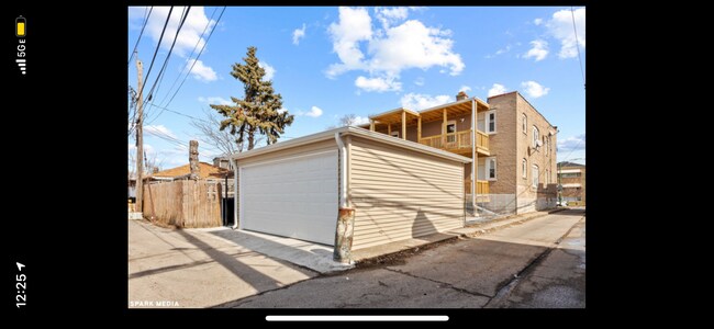 Building Photo - 2814 N Parkside Ave
