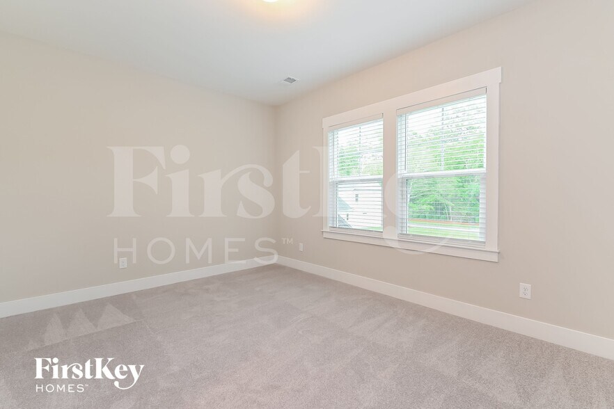 Building Photo - 114 Pecan Dr