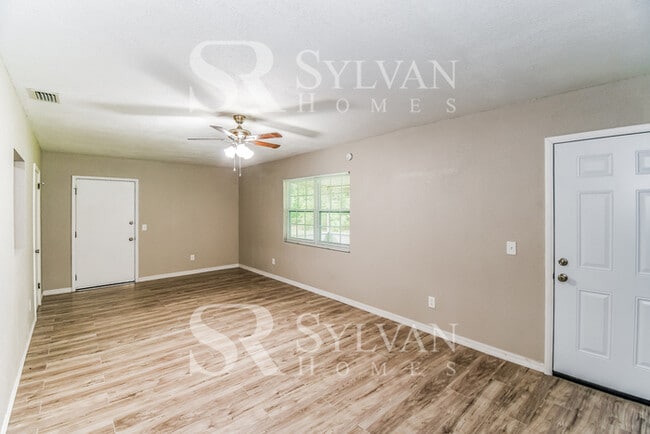 Building Photo - One-level living at its best