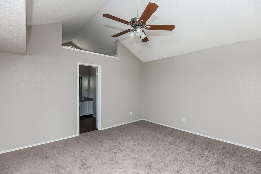 Building Photo - 5704 Stone Meadow Ln