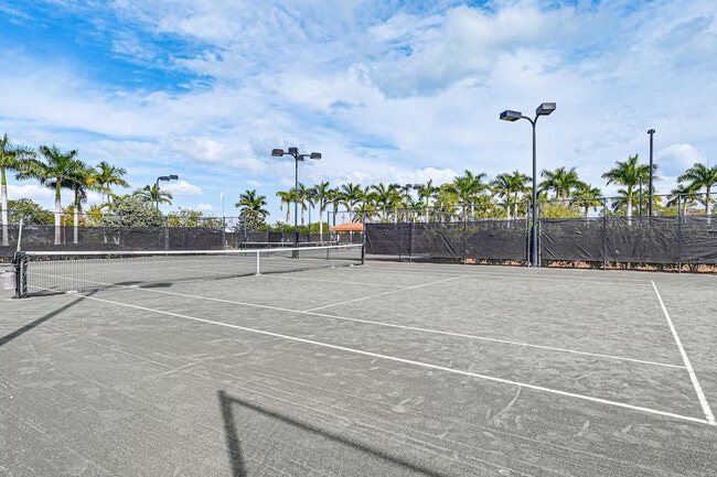 Building Photo - 6983 Saona CT