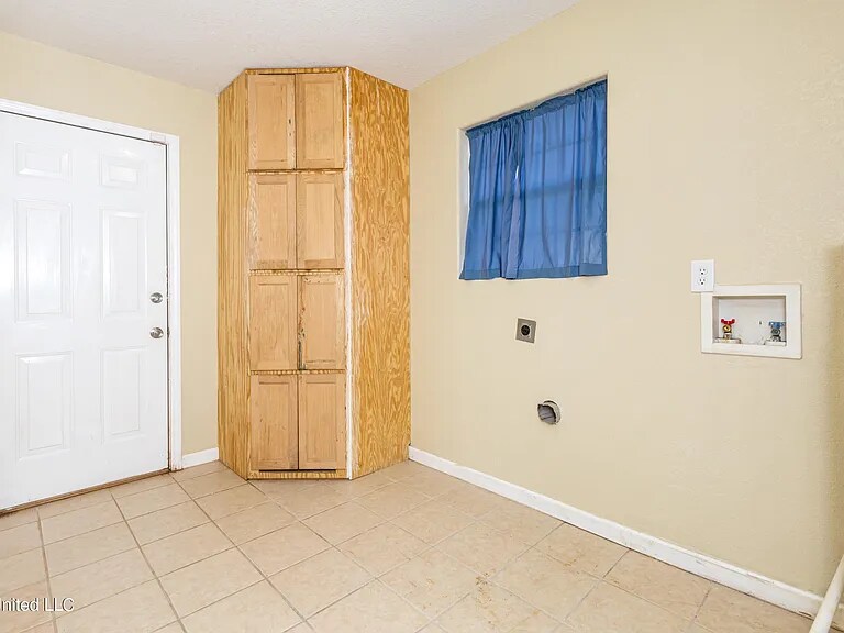 Building Photo - 5117 Potomac Dr