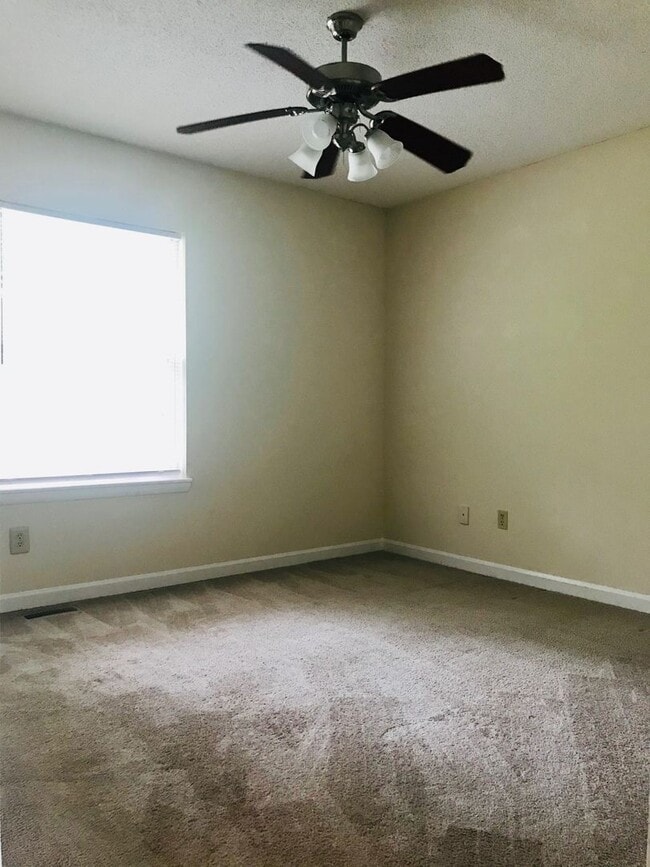 Building Photo - AVAILABLE NOW!! Great 2 Bedroom Townhome! Close CCU, CMC, Shopping, Restaurants & More!