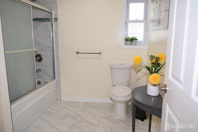 Building Photo - 424 Remsen Ave