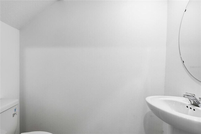 Building Photo - 1124 Lakeshore Breeze Pl