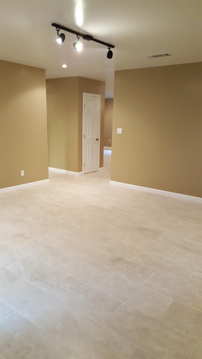 Building Photo - 705 Alabama St