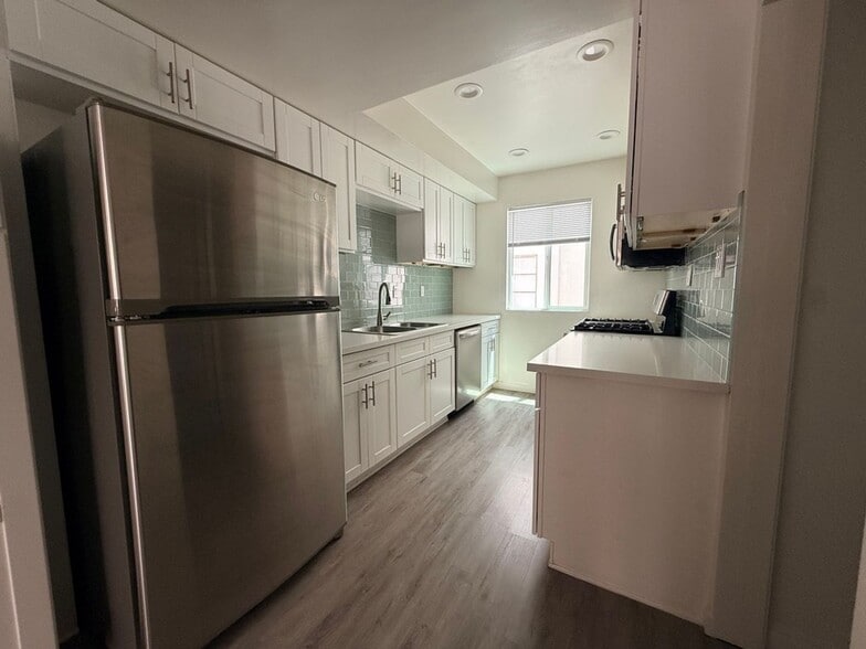 Building Photo - 149 S Spalding Dr