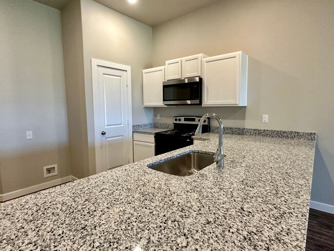 Building Photo - 2005 Aberdeen Ave