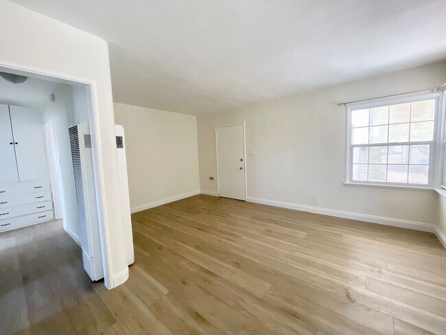 Interior Photo - 20th Street Luxury Investments LLC