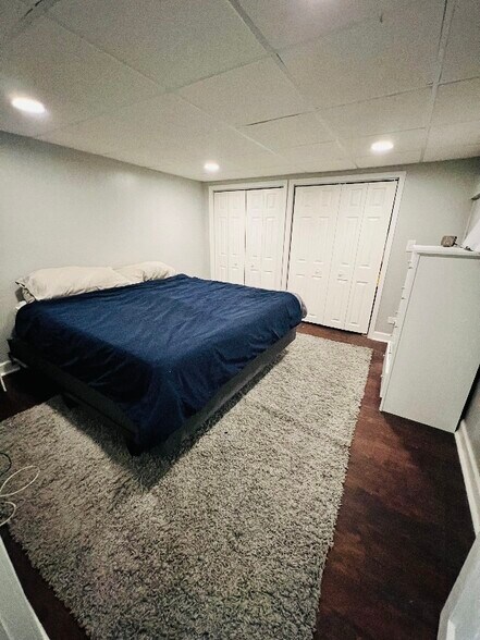 Building Photo - 7441 West Isham Ave