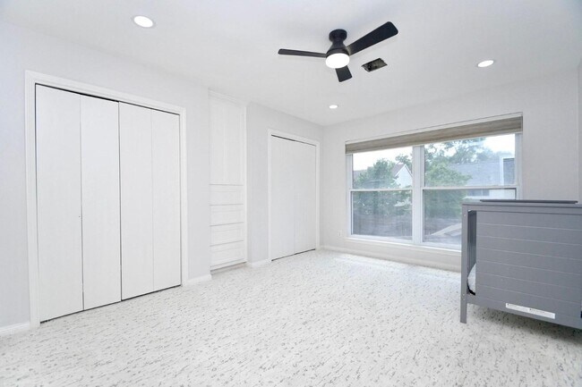 Building Photo - 11806 Braesridge Dr