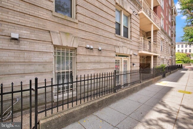 Building Photo - 1801 Calvert St NW