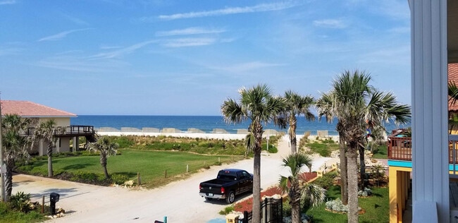 Building Photo - 2 Cedar Ct