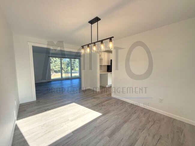 Building Photo - Spacious Nine Mile Home On Acreage