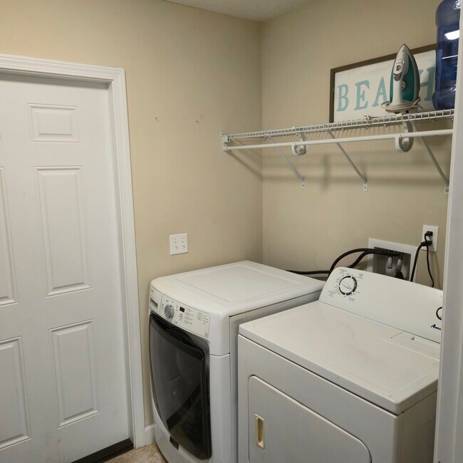 Building Photo - 400 Yancey St