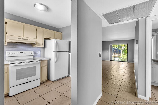 Building Photo - 21904 Lake Forest Cir