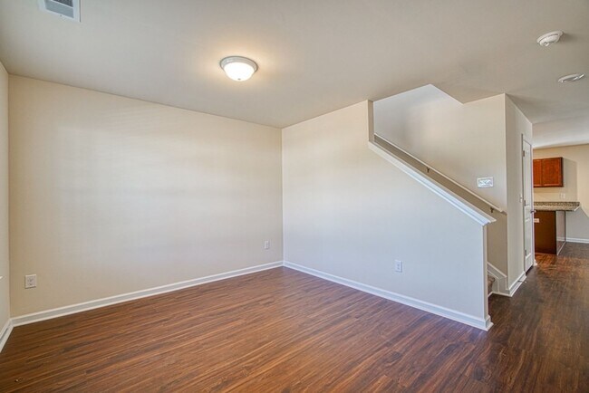Building Photo - 580 Millsgate Cir