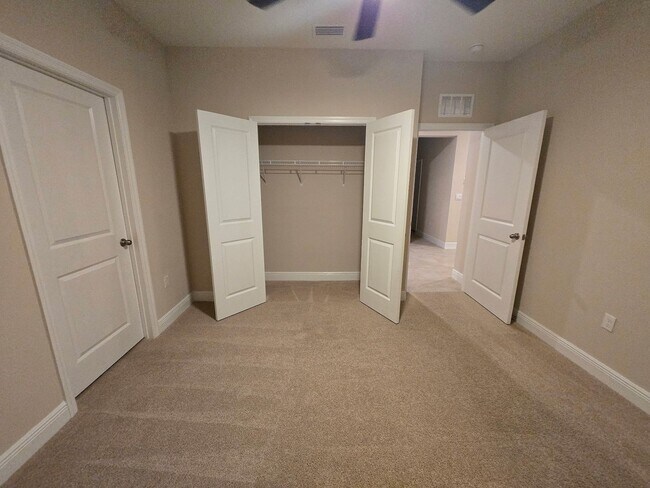 Building Photo - Welcome to the beautiful Finley Woods comm...
