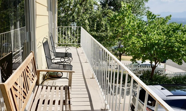 Building Photo - 665 Columbus St E