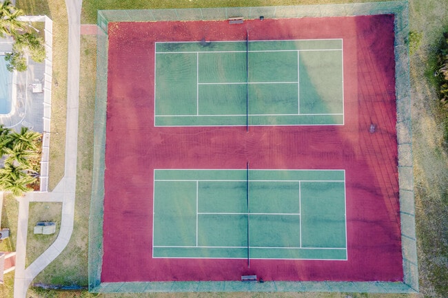 Building Photo - 930 SW 9th St Cir